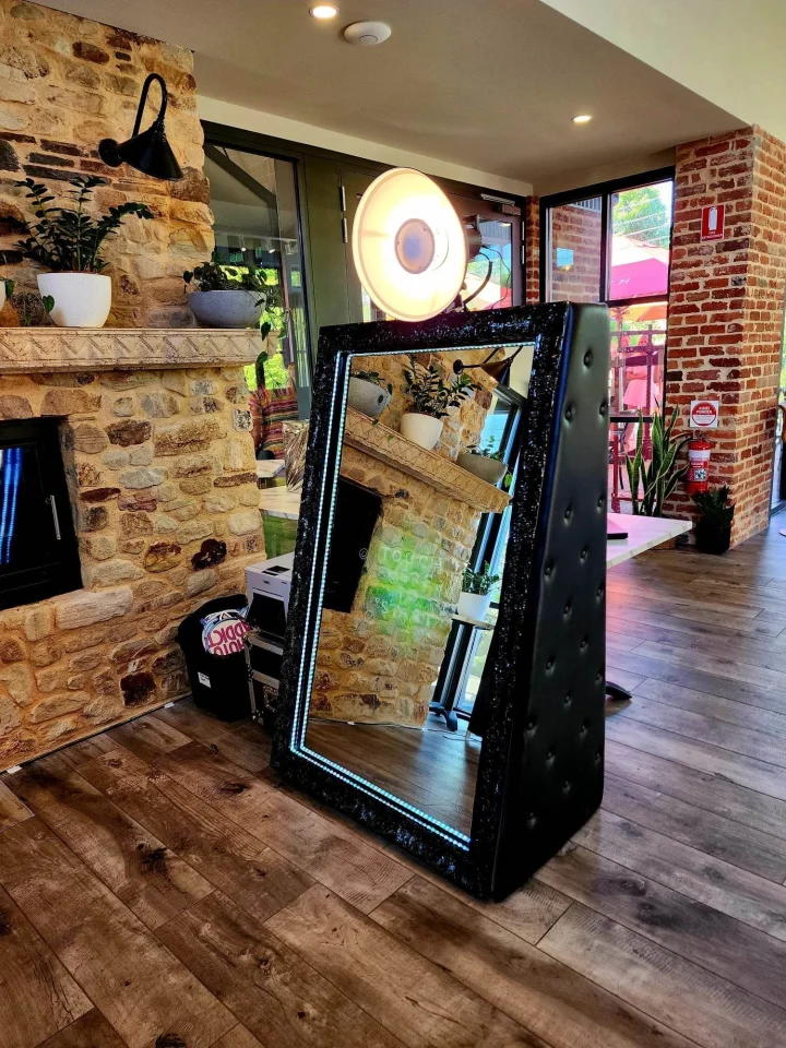 Mirror Me Booth in Black Copy.jpg