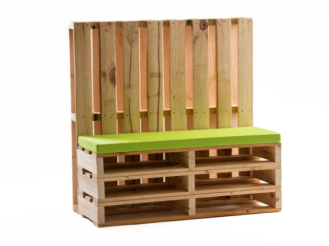 Pallet Lounge Green Cushion.jpg