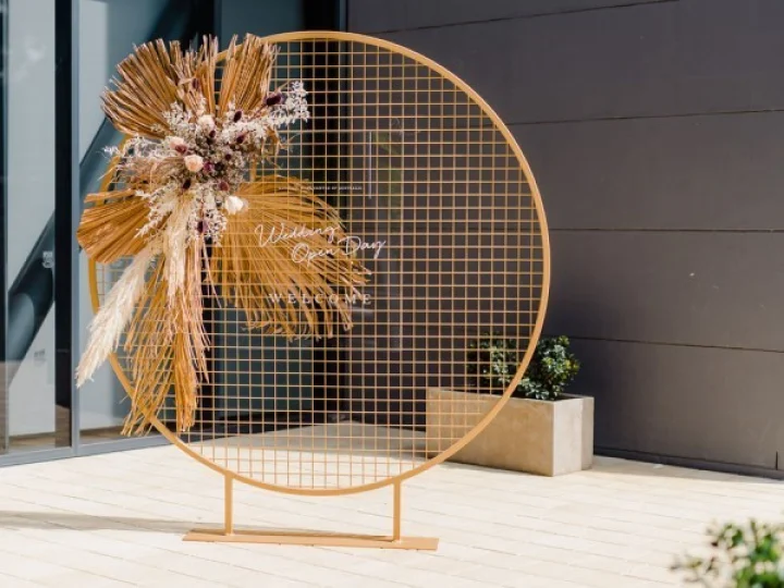 Round Mesh Wall Gold 1.jpeg